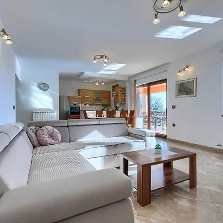 Holiday home Tina By Interhome *